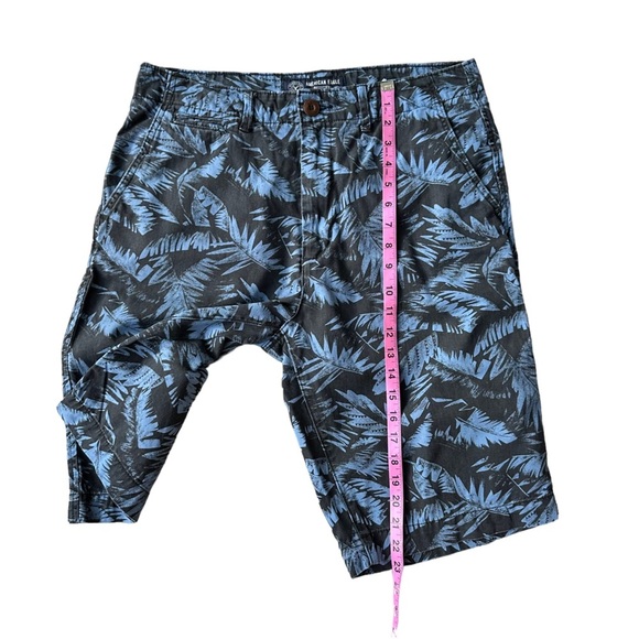 American Eagle Longboard Shorts in Tropical Hawaiian Print Blue & Black Size:31 - Picture 9 of 10